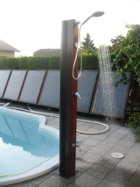 Závěsná solární sprcha s teploměrem